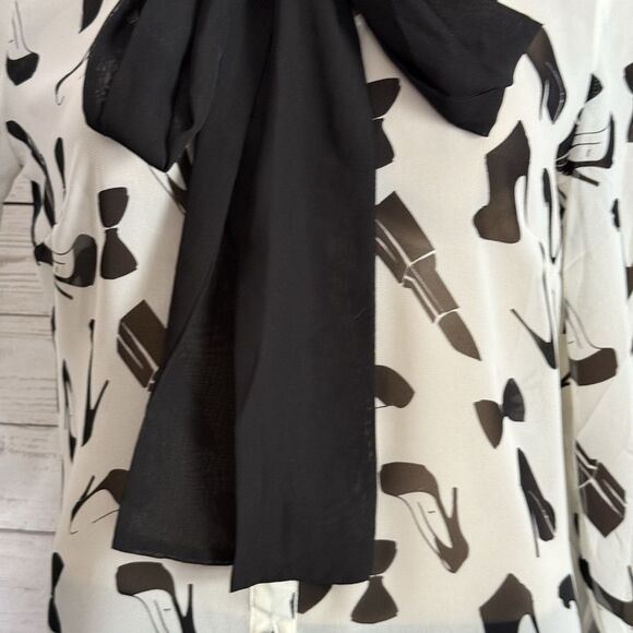Kardashian Kollection Blouse Medium Sheer White Black Bow Heel Lipstick Print - Picture 7 of 13